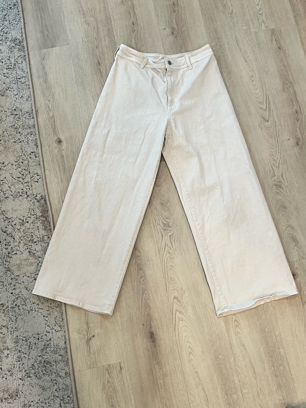 Universal Thread Wide Leg Jeans in Light Cream